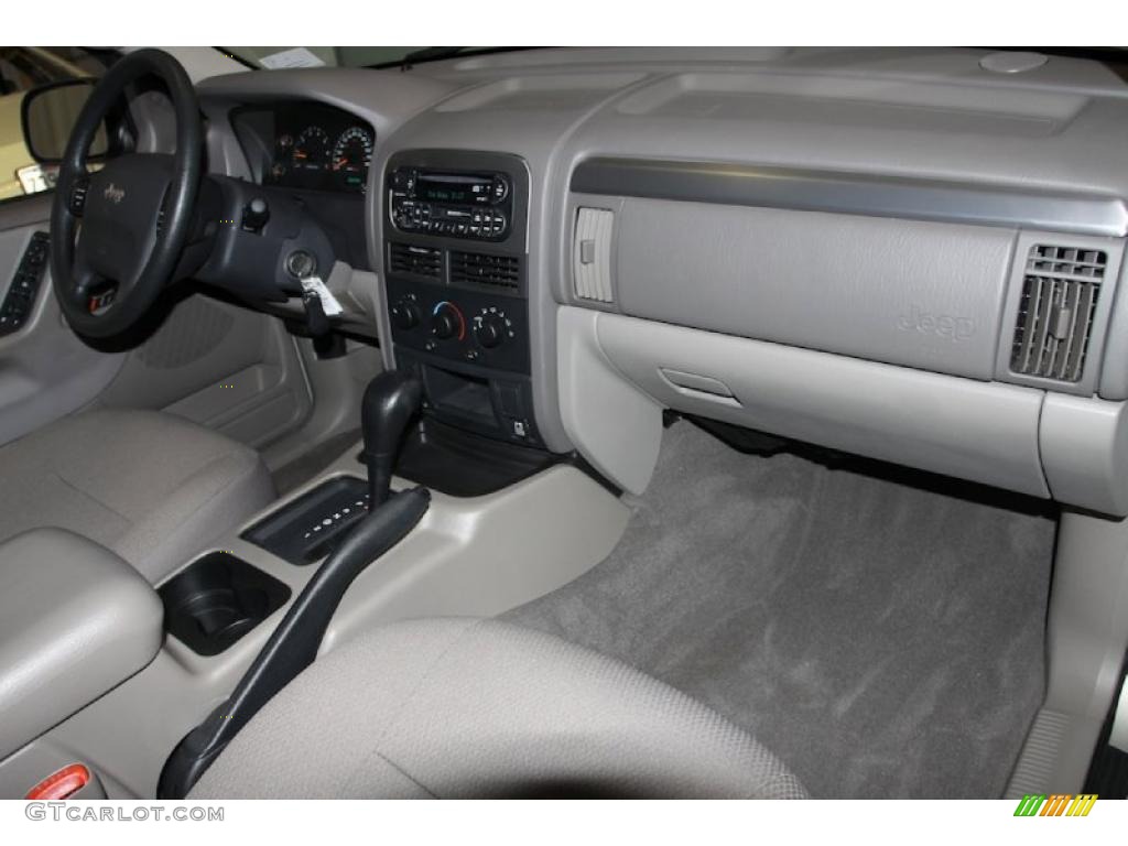 2004 Grand Cherokee Laredo - Bright Silver Metallic / Dark Slate Gray photo #8