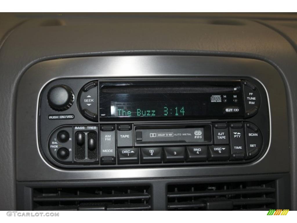 2004 Grand Cherokee Laredo - Bright Silver Metallic / Dark Slate Gray photo #12