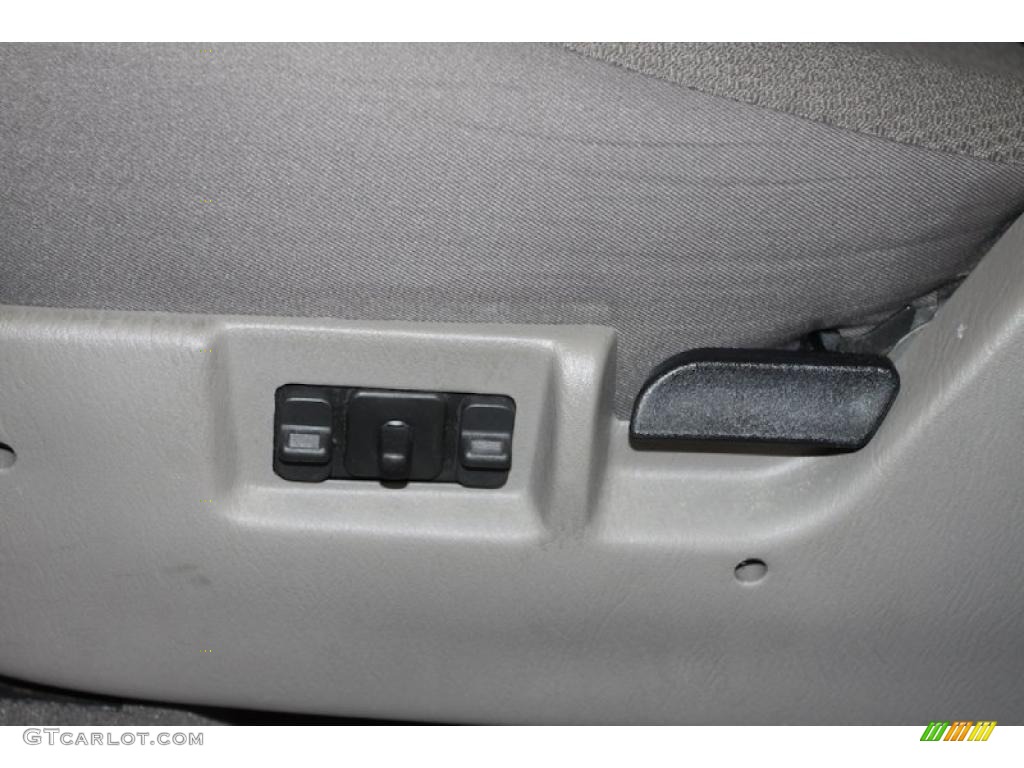 2004 Grand Cherokee Laredo - Bright Silver Metallic / Dark Slate Gray photo #16