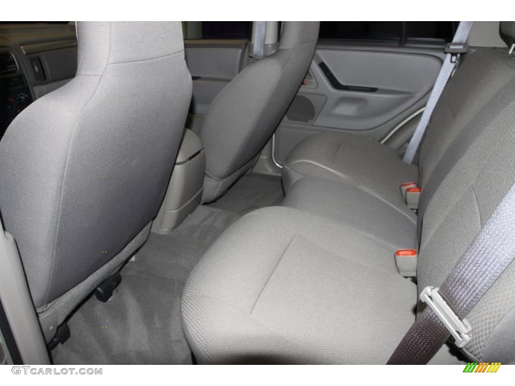 2004 Grand Cherokee Laredo - Bright Silver Metallic / Dark Slate Gray photo #22