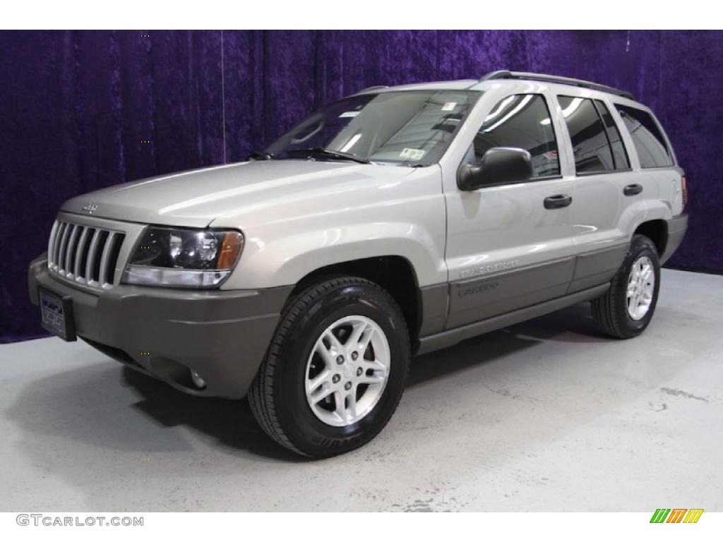 2004 Grand Cherokee Laredo - Bright Silver Metallic / Dark Slate Gray photo #33
