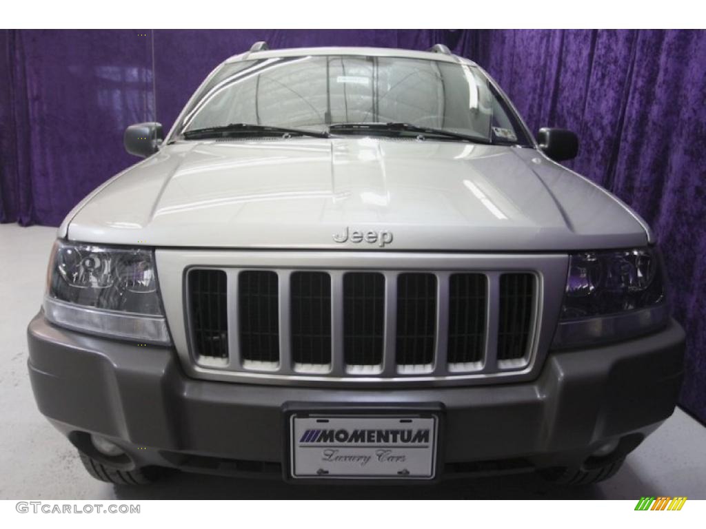2004 Grand Cherokee Laredo - Bright Silver Metallic / Dark Slate Gray photo #42