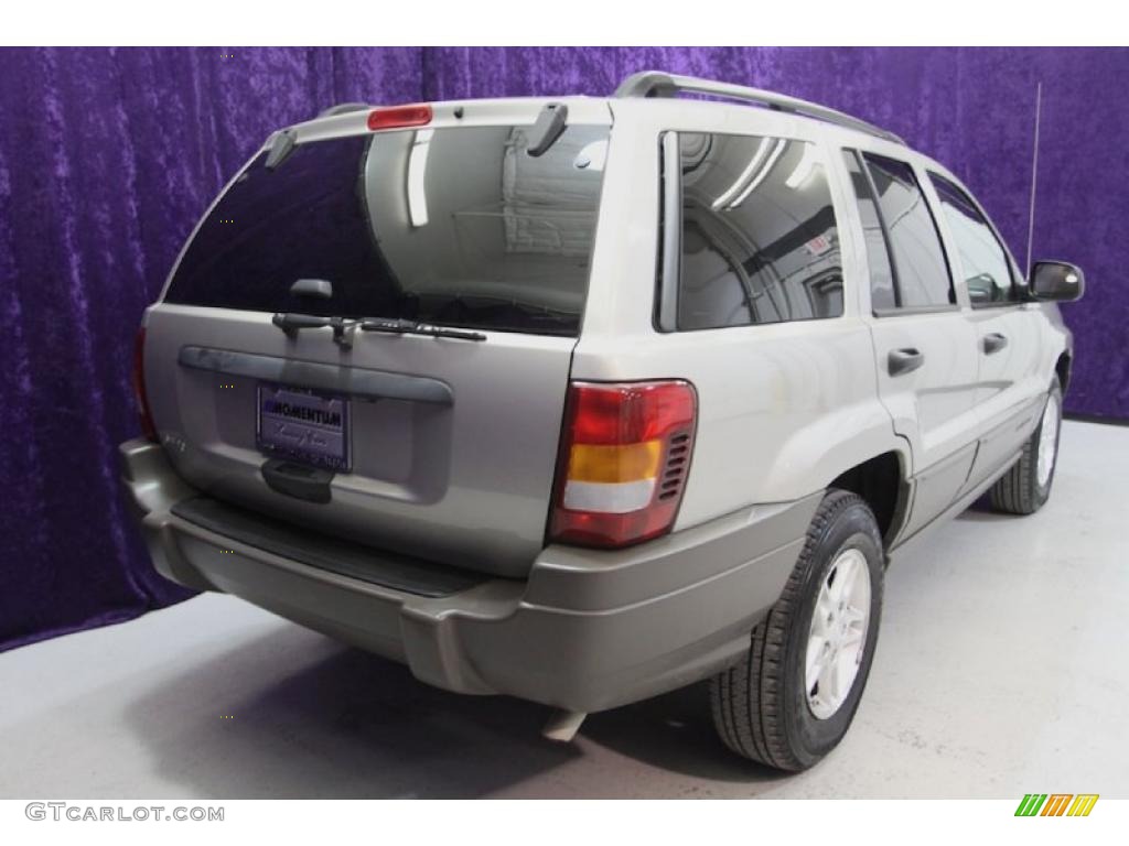 2004 Grand Cherokee Laredo - Bright Silver Metallic / Dark Slate Gray photo #46