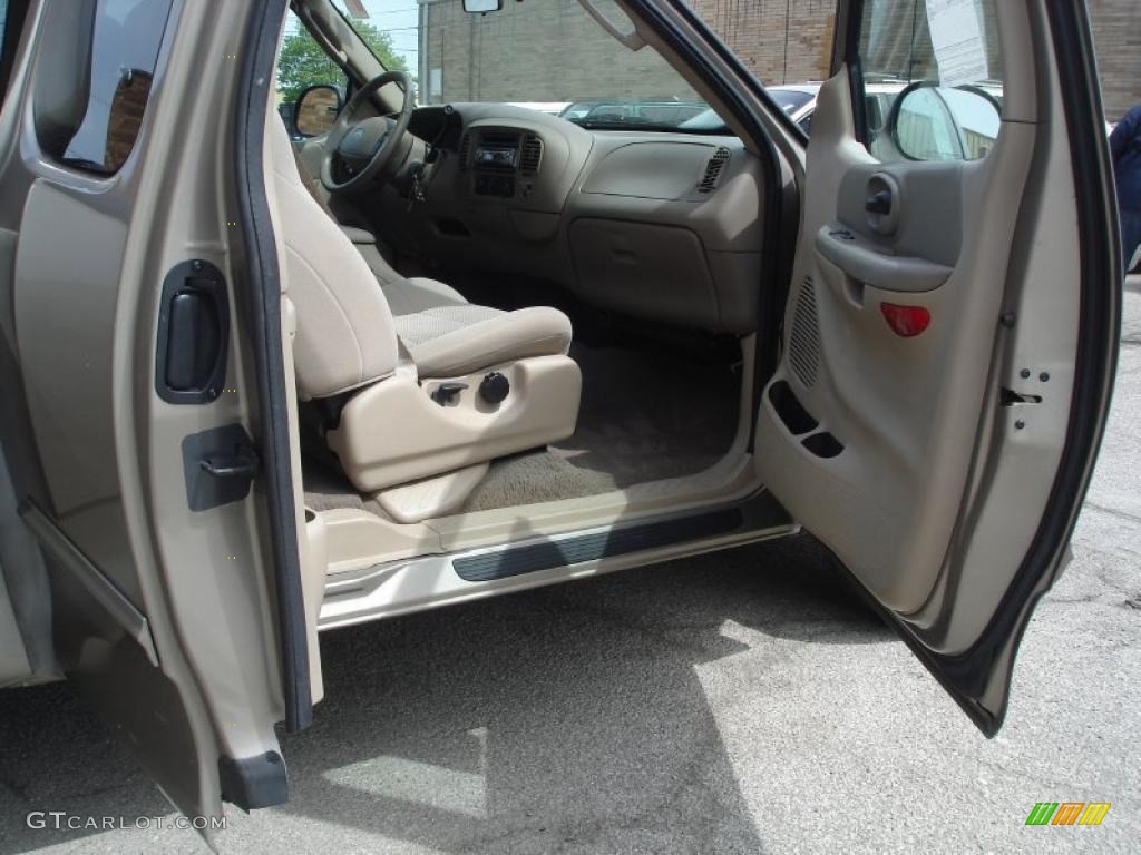 2003 F150 XLT SuperCab - Arizona Beige Metallic / Medium Parchment Beige photo #18