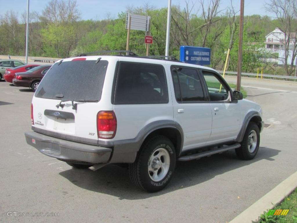 2000 Explorer XLT 4x4 - Oxford White / Medium Graphite photo #6