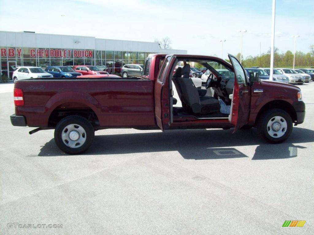 2006 F150 XL SuperCab 4x4 - Dark Toreador Red Metallic / Medium Flint photo #3
