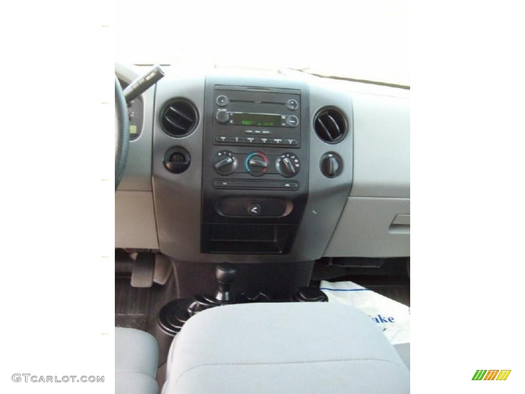 2006 F150 XL SuperCab 4x4 - Dark Toreador Red Metallic / Medium Flint photo #22