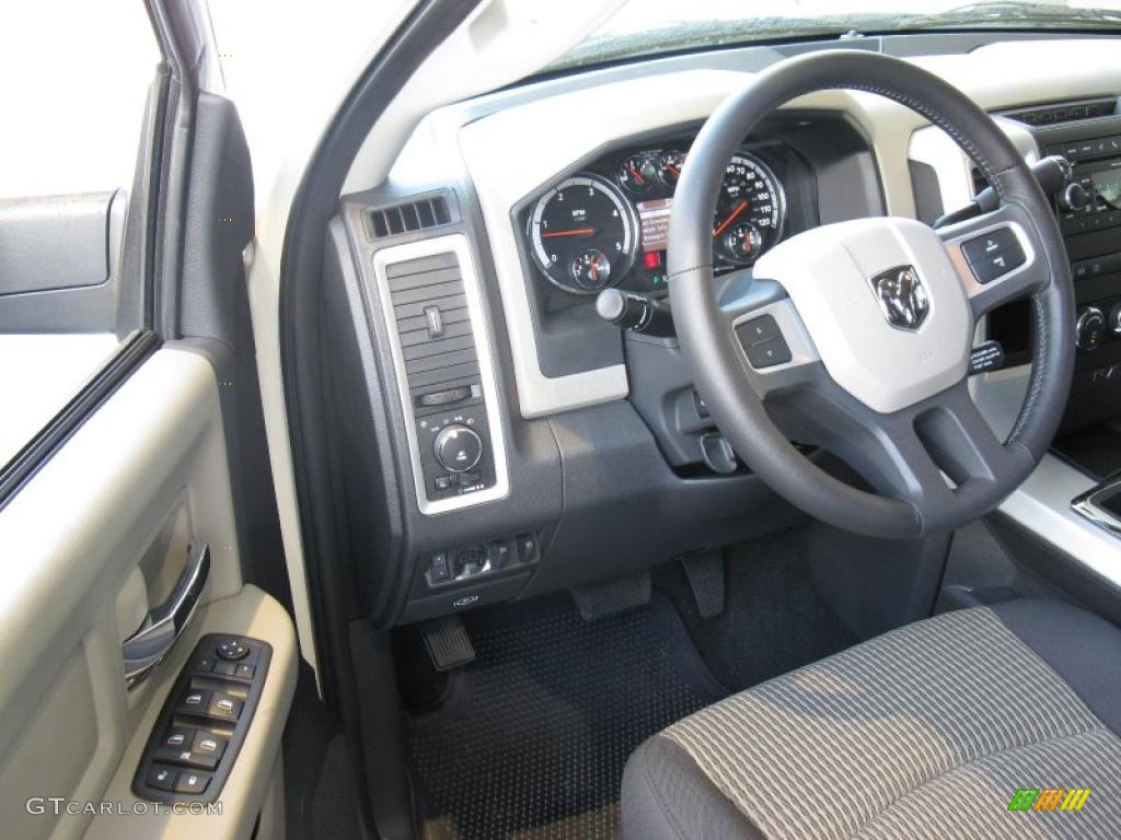 2010 Ram 3500 Big Horn Edition Crew Cab Dually - Bright White / Dark Slate/Medium Graystone photo #12