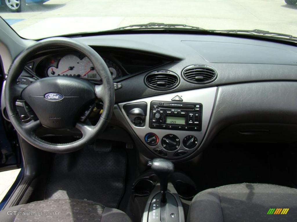 2003 Focus ZX3 Coupe - Twilight Blue Metallic / Dark Charcoal photo #15