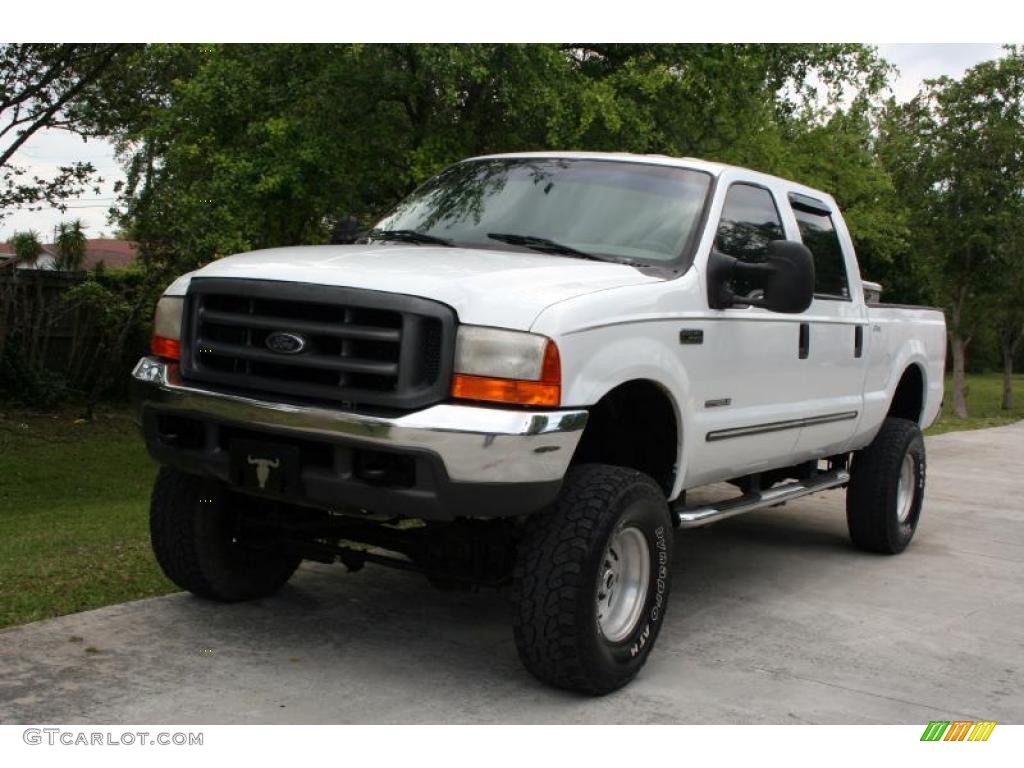 Oxford White Ford F250 Super Duty