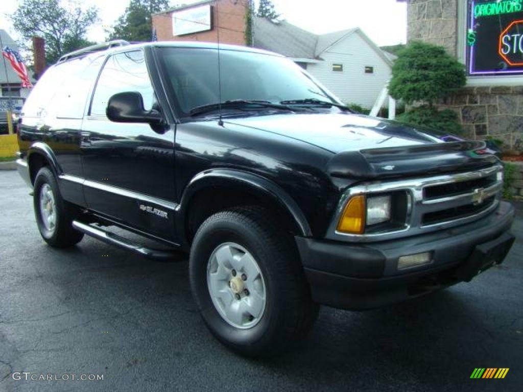 1995 Blazer LS 4x4 - Black / Ebony photo #1