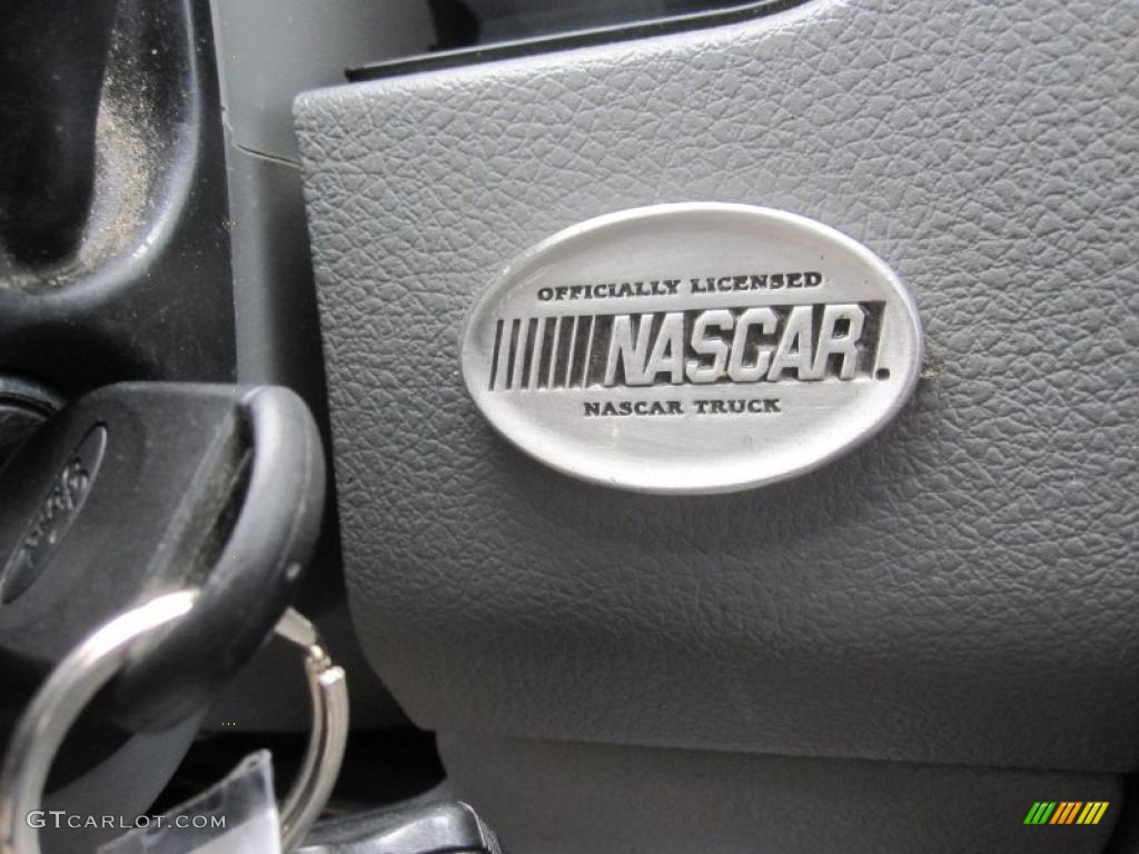 2006 F150 XLT SuperCrew 4x4 - Bright Red / Medium Flint photo #19