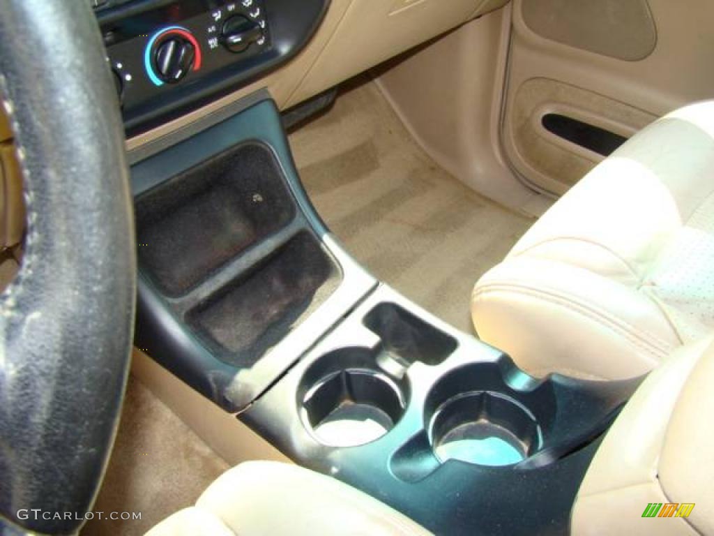 1998 Explorer XLT 4x4 - Light Prairie Tan Metallic / Medium Prairie Tan photo #12