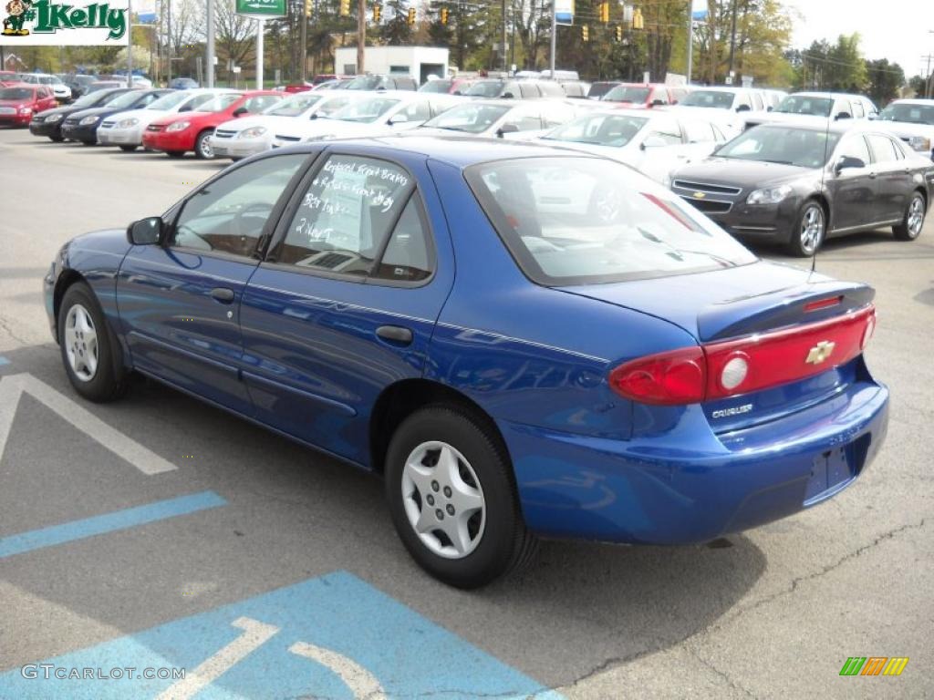 2004 Cavalier Sedan - Arrival Blue Metallic / Graphite photo #5