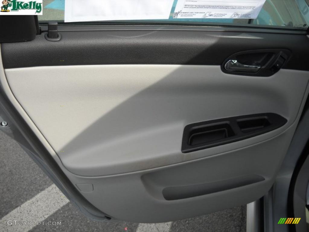 2010 Impala LT - Silver Ice Metallic / Gray photo #11