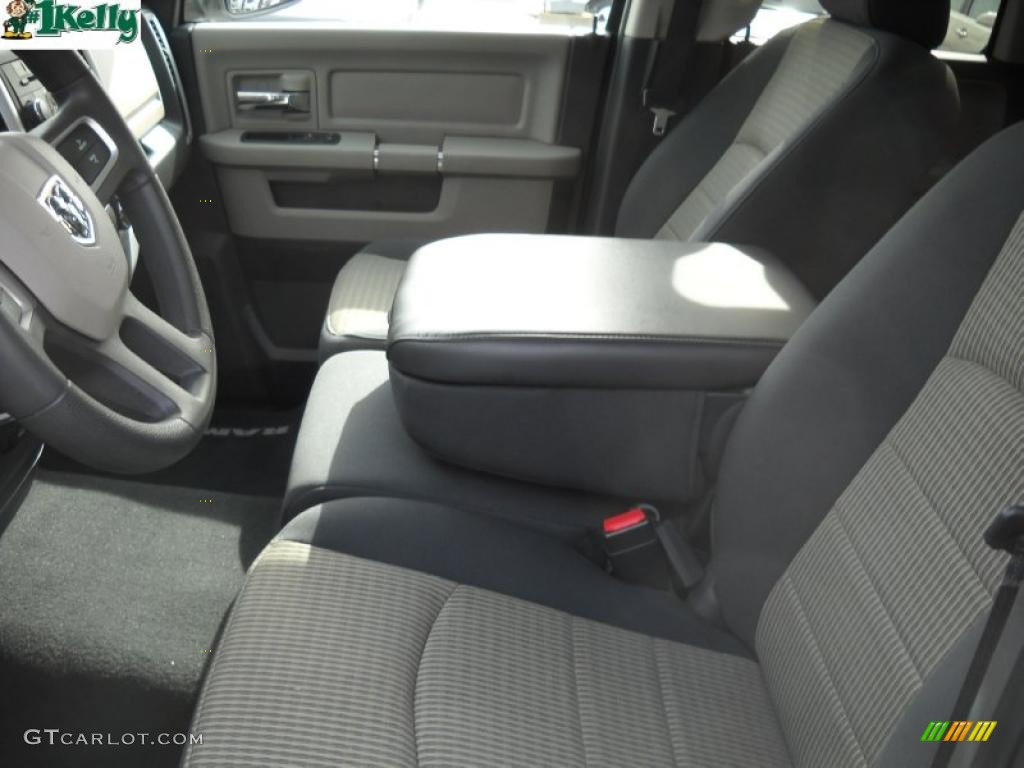 2009 Ram 1500 SLT Quad Cab 4x4 - Bright Silver Metallic / Dark Slate/Medium Graystone photo #9