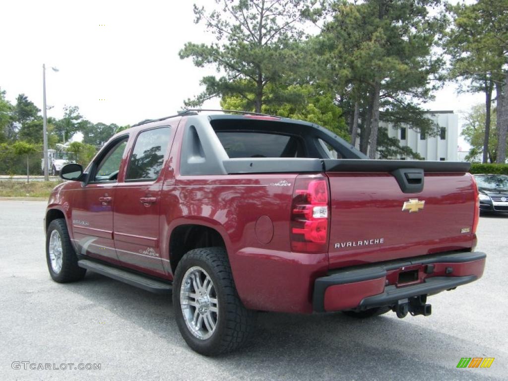 2007 Avalanche LT 4WD - Sport Red Metallic / Ebony/Light Cashmere photo #3