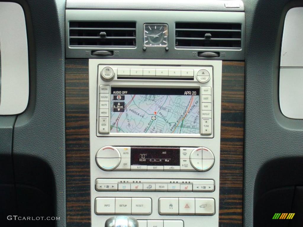 2007 Navigator Luxury 4x4 - White Chocolate Tri-Coat / Charcoal photo #19