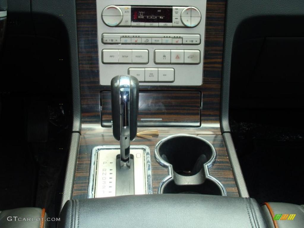 2007 Navigator Luxury 4x4 - White Chocolate Tri-Coat / Charcoal photo #20