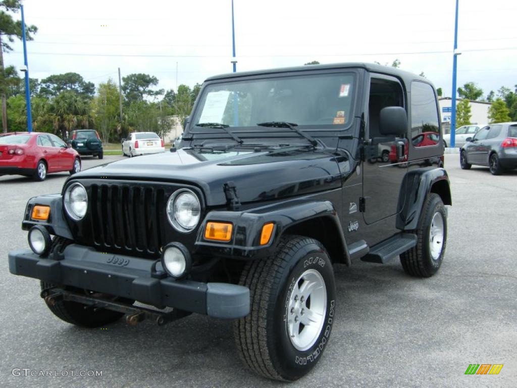 2004 Wrangler Sahara 4x4 - Black / Khaki photo #1