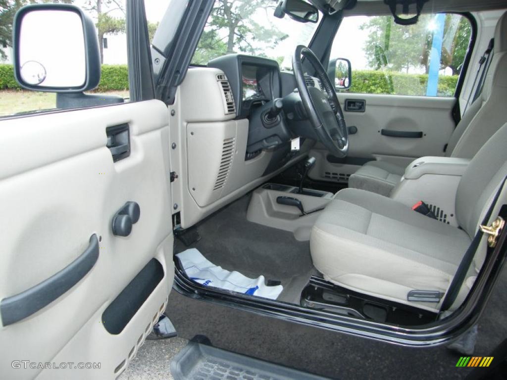 2004 Wrangler Sahara 4x4 - Black / Khaki photo #13