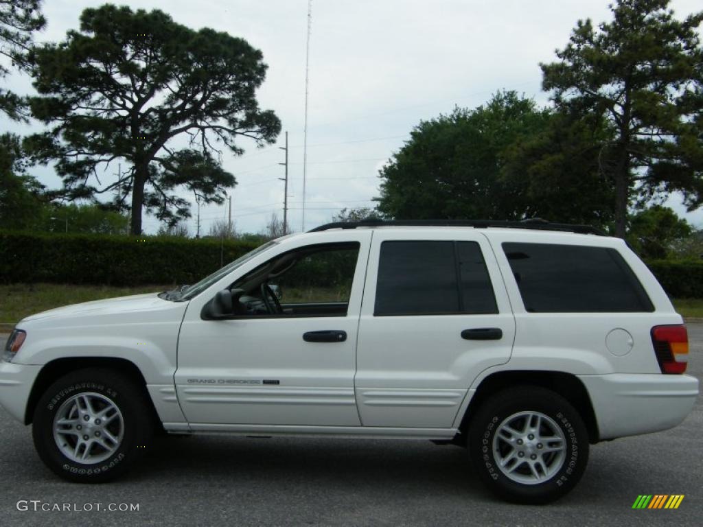 2004 Grand Cherokee Laredo - Stone White / Sandstone photo #2