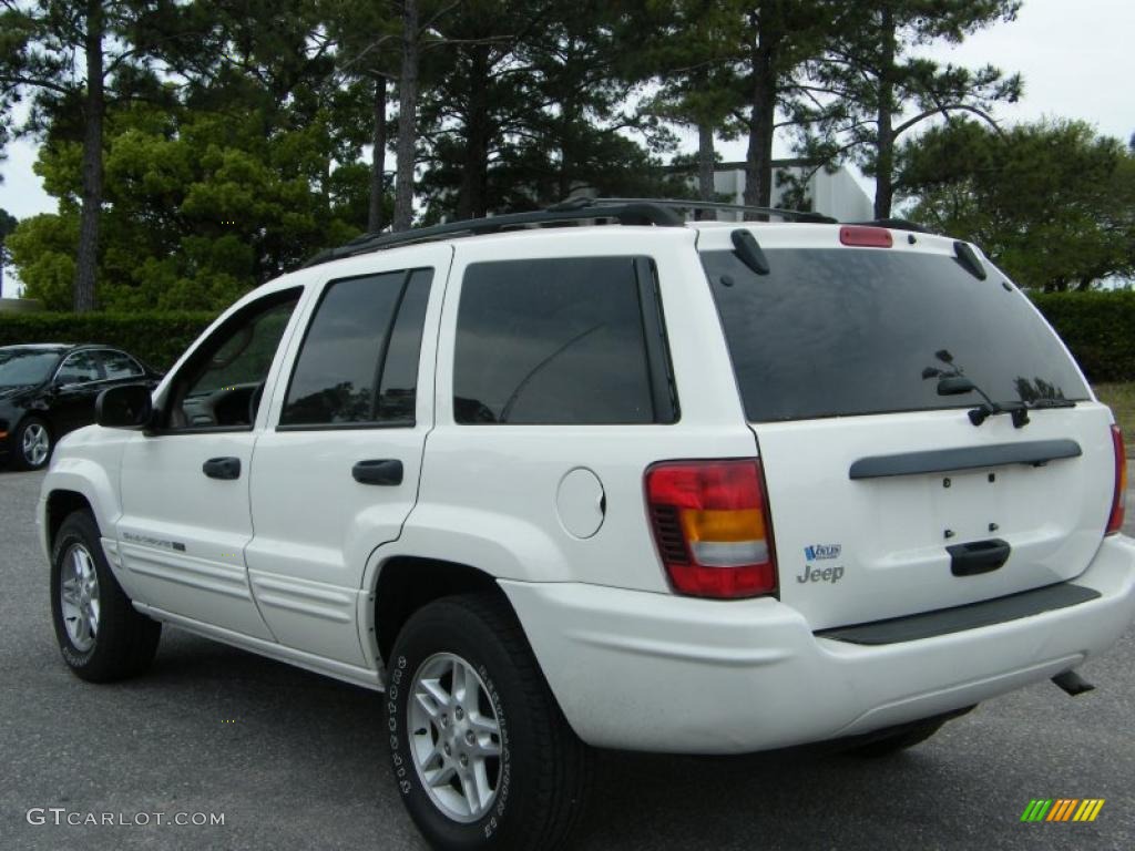 2004 Grand Cherokee Laredo - Stone White / Sandstone photo #3