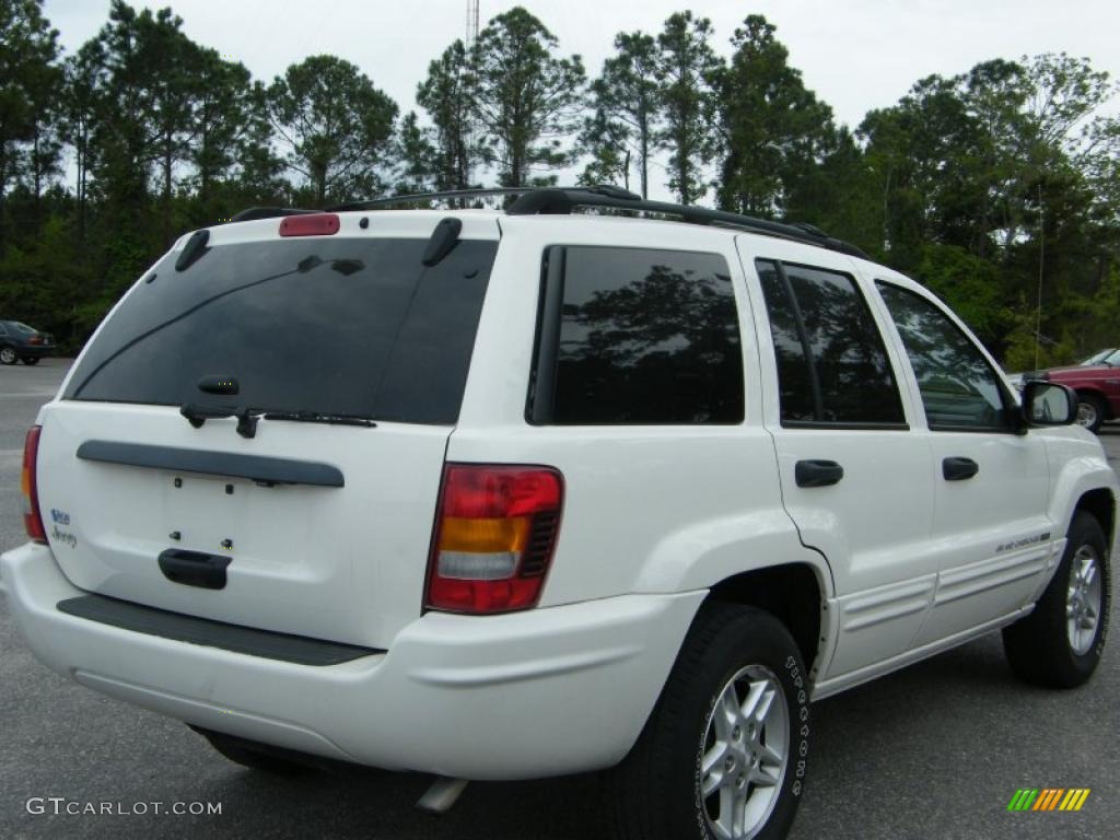 2004 Grand Cherokee Laredo - Stone White / Sandstone photo #5