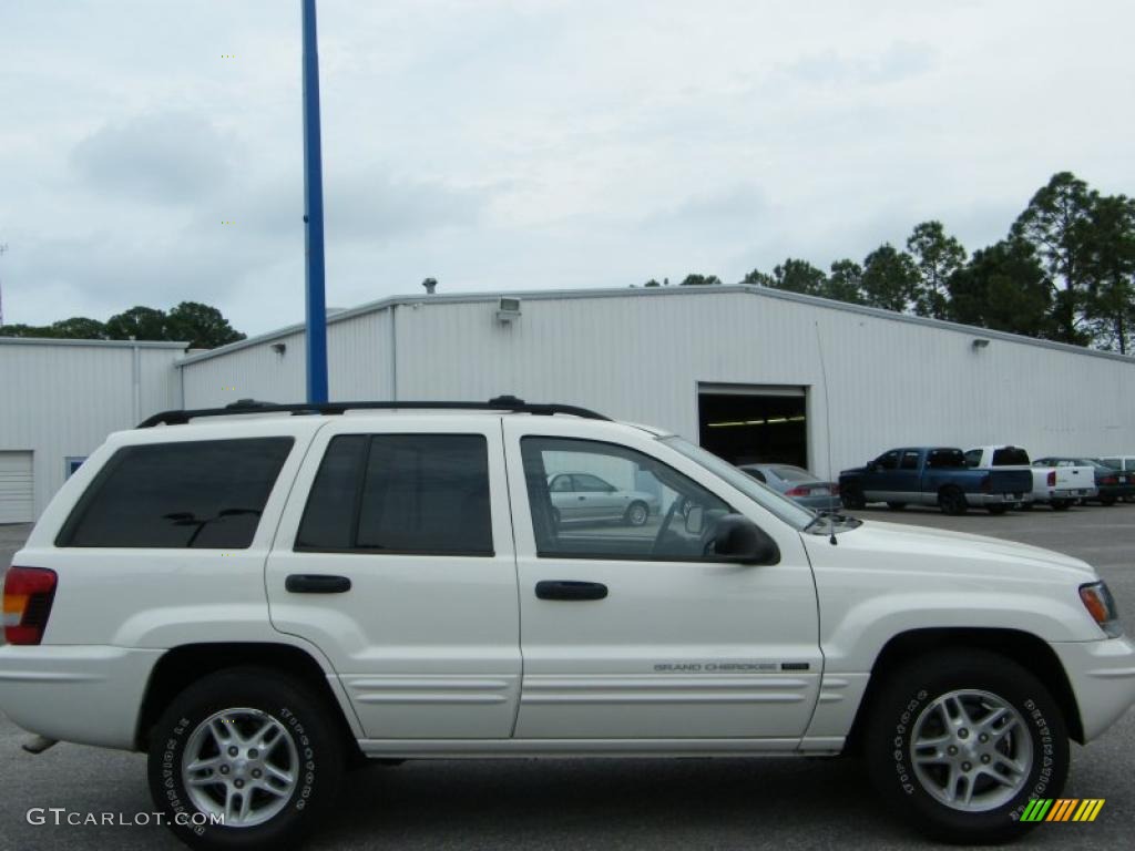 2004 Grand Cherokee Laredo - Stone White / Sandstone photo #6