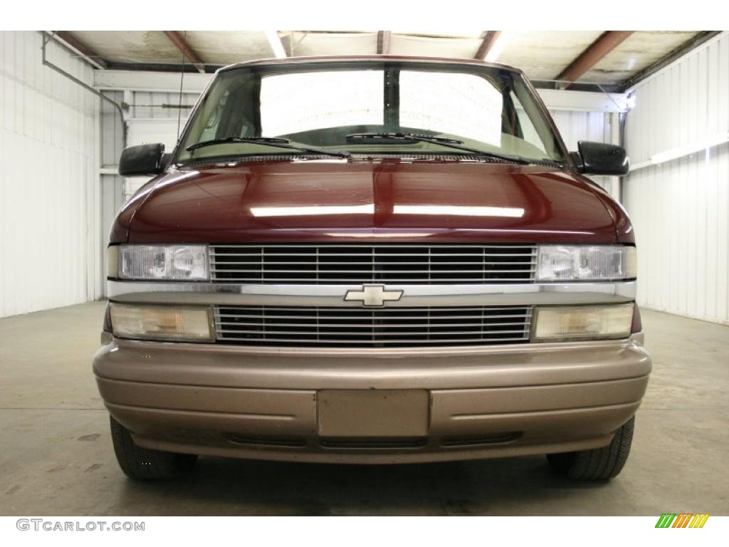 2001 Astro Passenger Van - Dark Carmine Red Metallic / Neutral photo #3