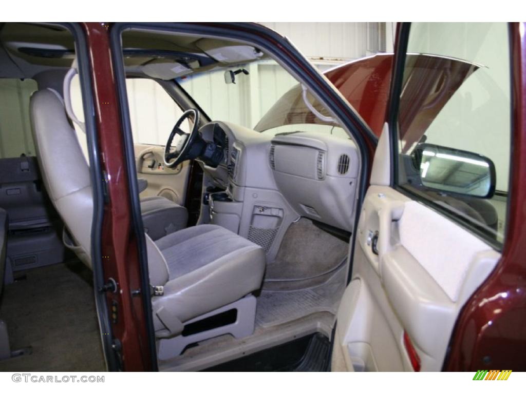 2001 Astro Passenger Van - Dark Carmine Red Metallic / Neutral photo #9