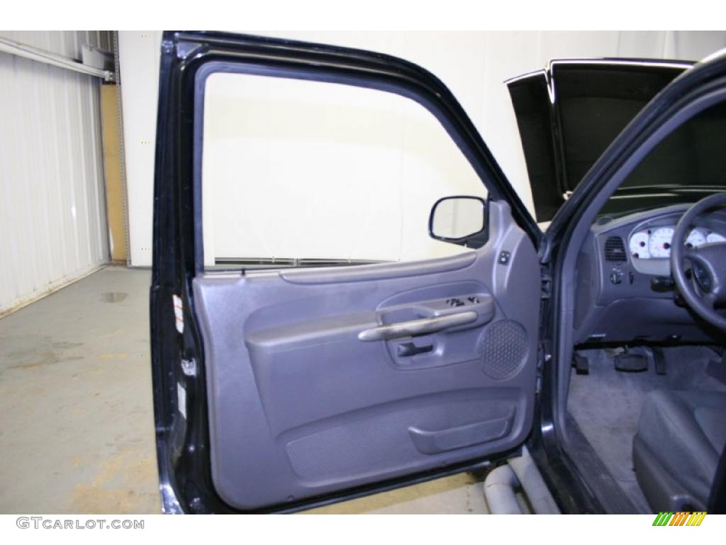 2002 Explorer Sport - Black Clearcoat / Graphite photo #18