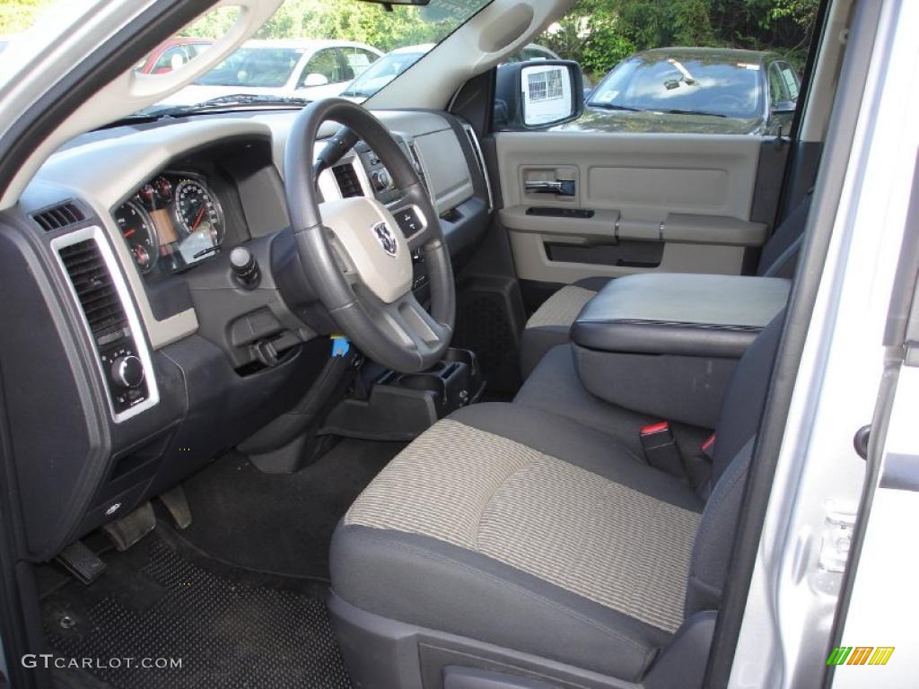 2009 Ram 1500 SLT Quad Cab 4x4 - Bright Silver Metallic / Dark Slate/Medium Graystone photo #10