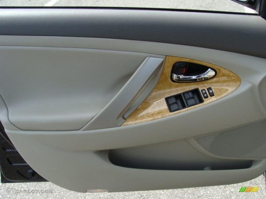 2007 Camry XLE - Black / Bisque photo #6