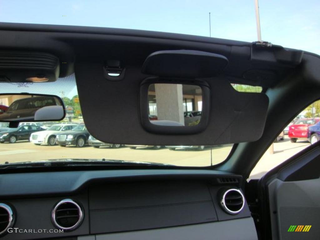 2006 Mustang V6 Premium Convertible - Black / Light Graphite photo #15