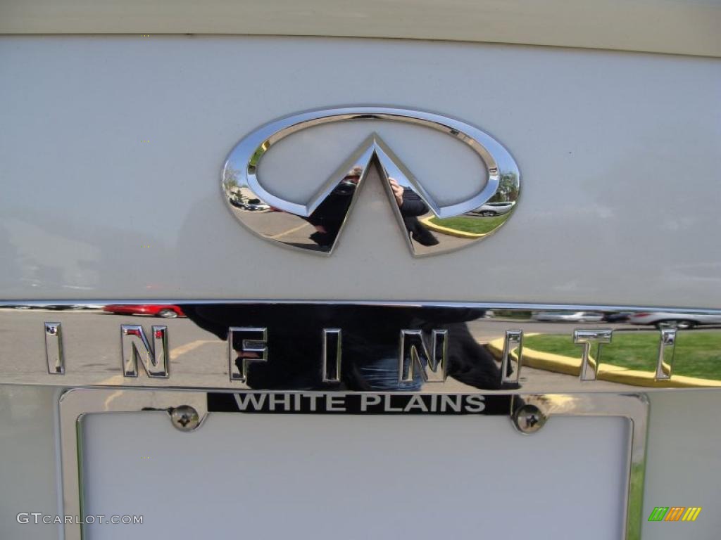 2007 M 35x Sedan - Ivory Pearl / Wheat photo #12