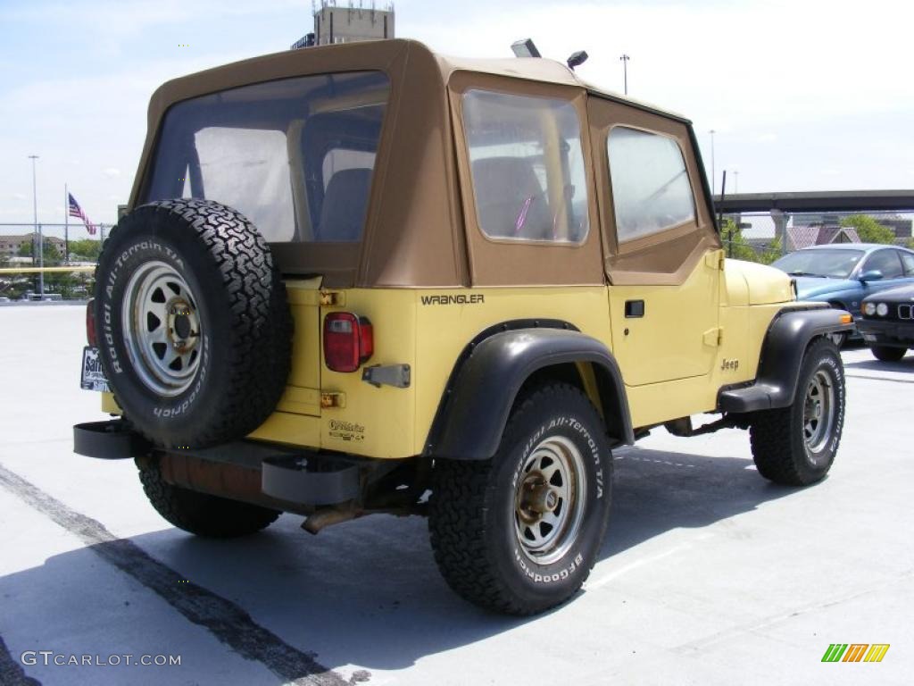 1992 Wrangler S 4x4 - Malibu Yellow / Gray photo #5