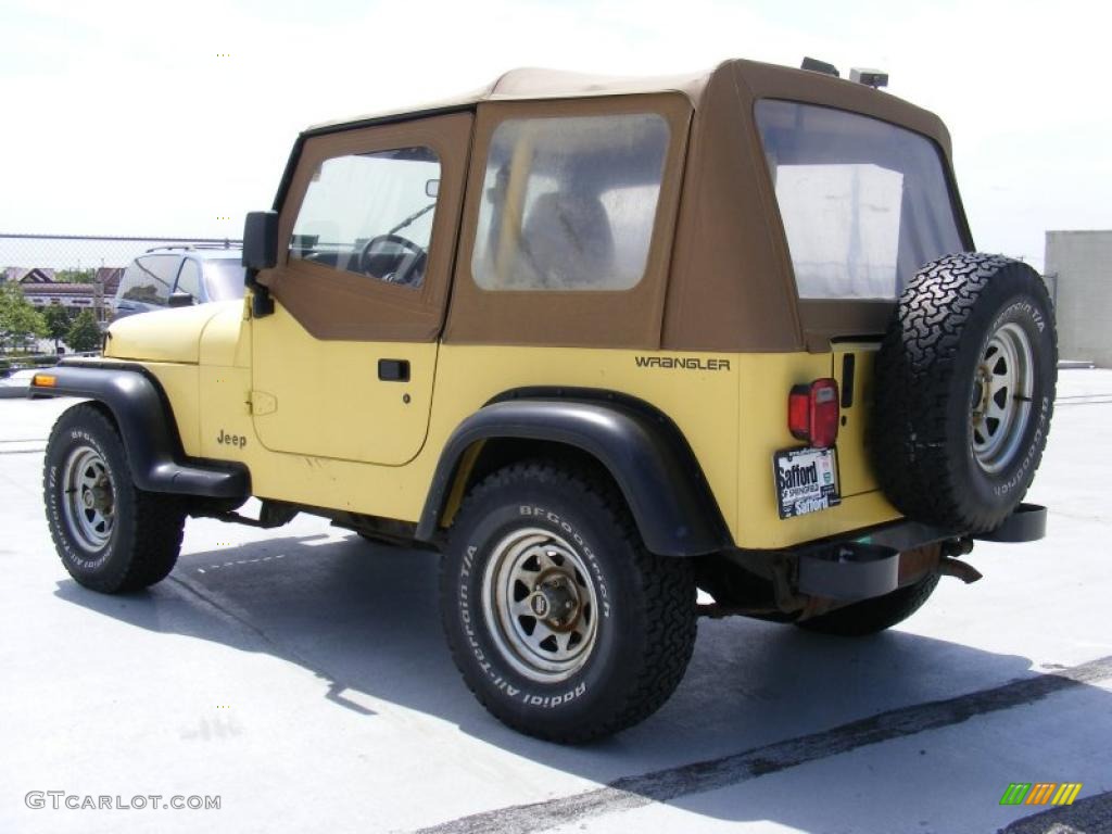 1992 Wrangler S 4x4 - Malibu Yellow / Gray photo #7