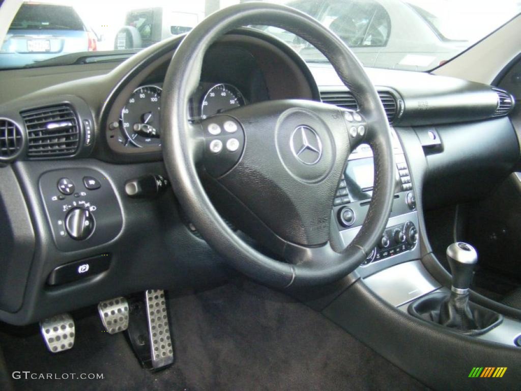 2005 Mercedes-Benz C 230 Kompressor Sedan Black Steering Wheel Photo #28871625