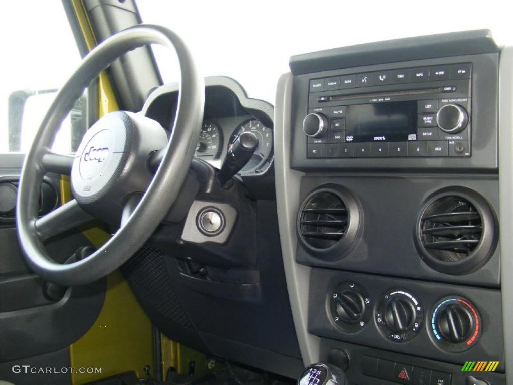 2007 Wrangler X 4x4 - Rescue Green Metallic / Dark Slate Gray/Medium Slate Gray photo #18