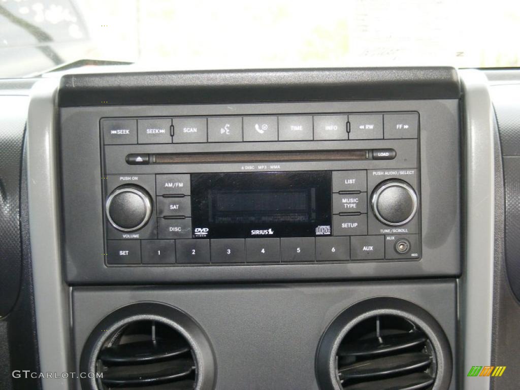 2007 Wrangler X 4x4 - Rescue Green Metallic / Dark Slate Gray/Medium Slate Gray photo #25