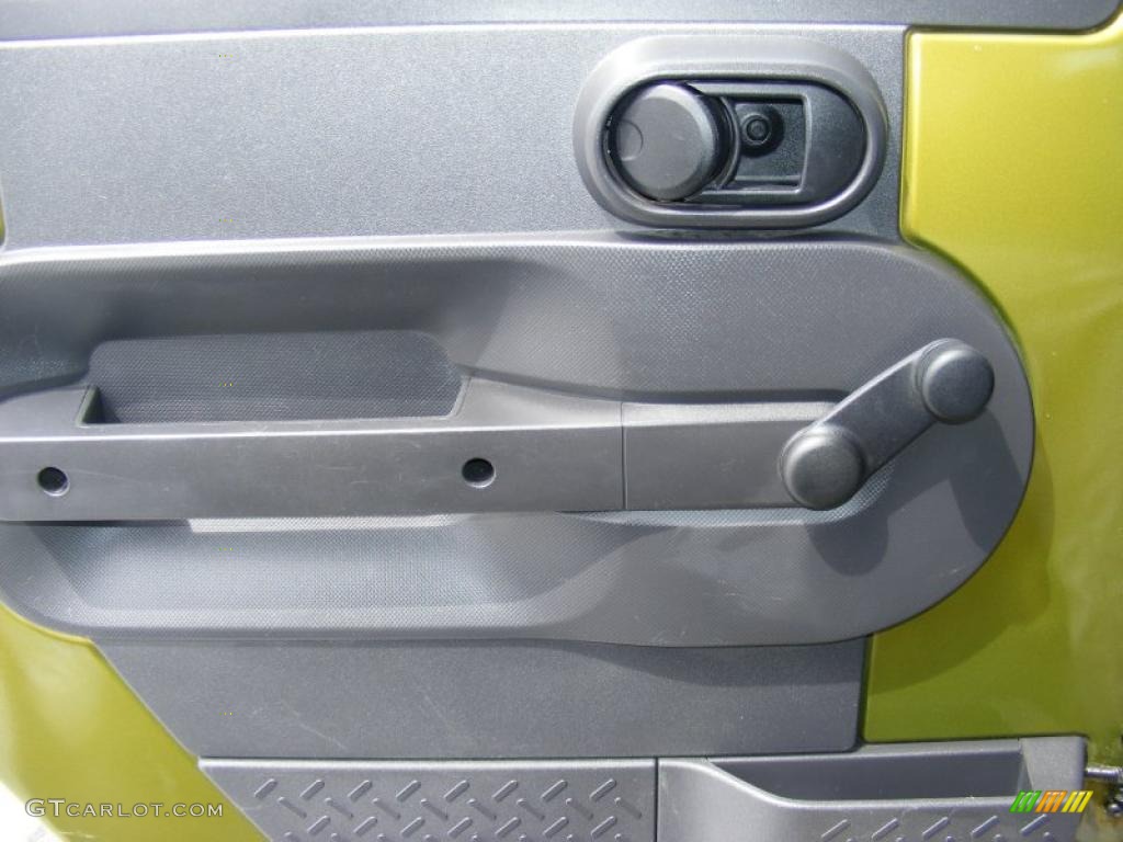 2007 Wrangler X 4x4 - Rescue Green Metallic / Dark Slate Gray/Medium Slate Gray photo #26