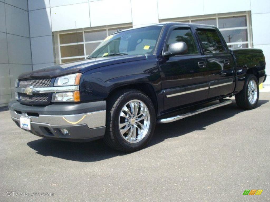 2005 Silverado 1500 LS Crew Cab - Dark Blue Metallic / Medium Gray photo #2