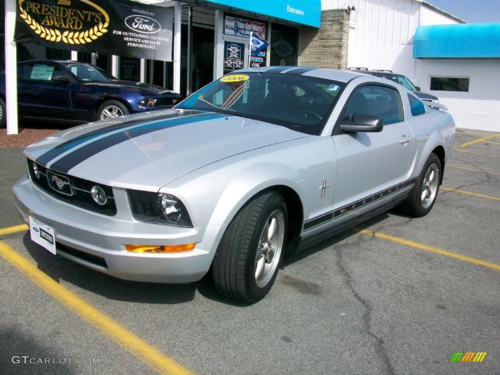 2006 Mustang V6 Premium Coupe - Satin Silver Metallic / Dark Charcoal photo #1