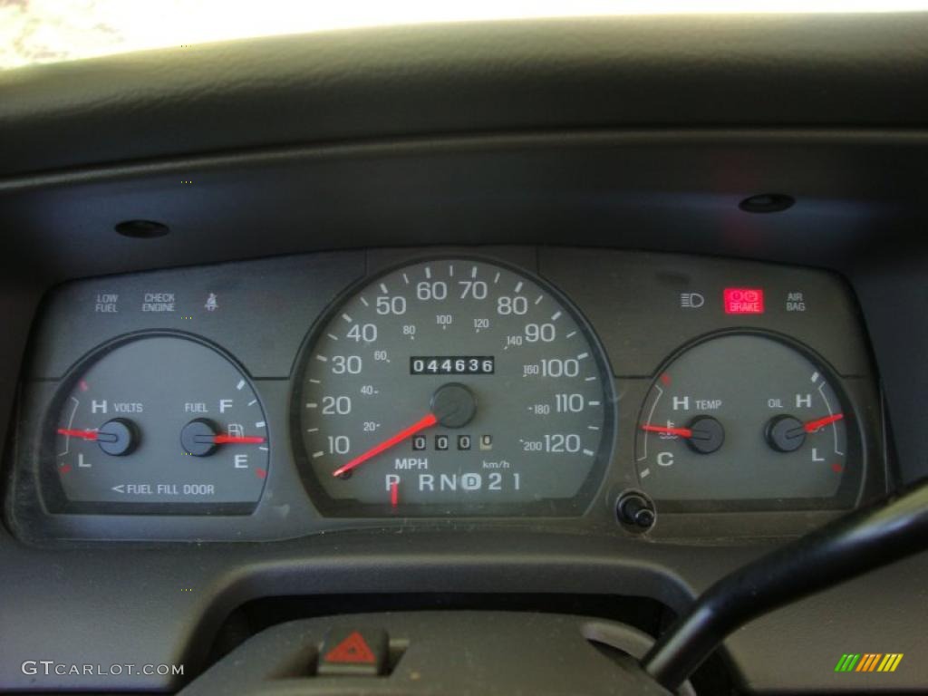 2004 Grand Marquis GS - Gold Ash Metallic / Dark Charcoal photo #35