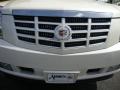 White Diamond - Escalade ESV AWD Photo No. 38