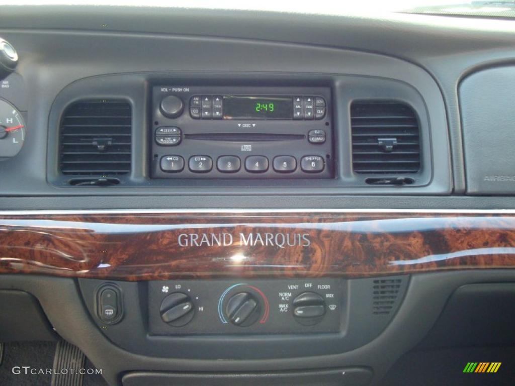 2004 Grand Marquis GS - Gold Ash Metallic / Dark Charcoal photo #37