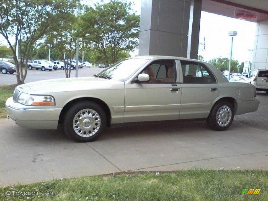2004 Grand Marquis GS - Gold Ash Metallic / Medium Parchment photo #18