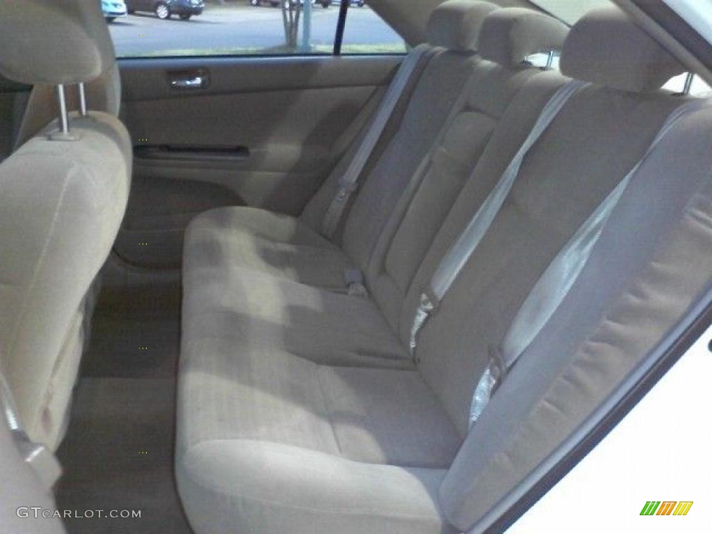 2006 Camry LE - Super White / Stone Gray photo #7