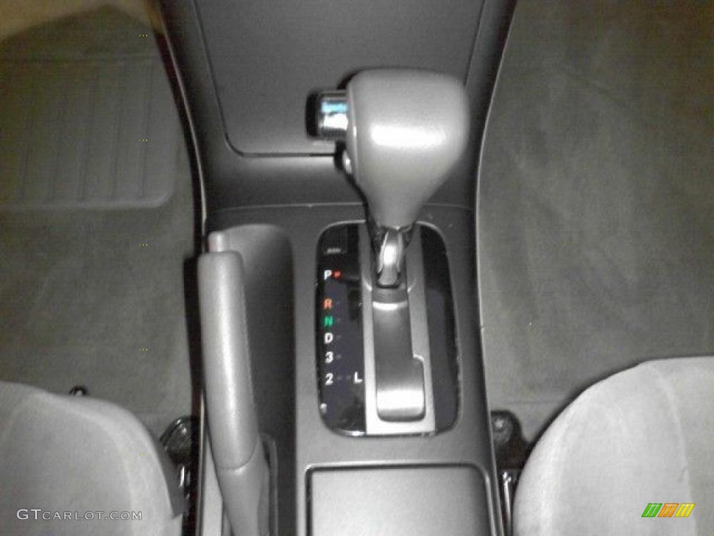 2006 Camry LE - Super White / Stone Gray photo #11